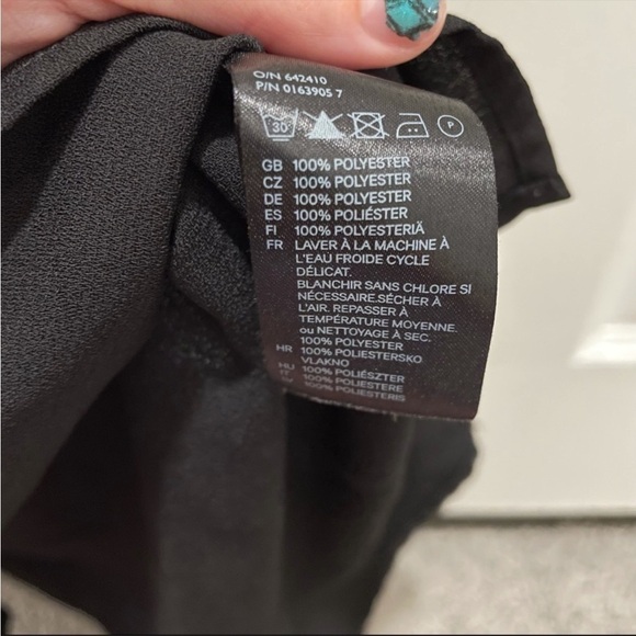 H&M Embroidered Collar Zip Back Sleeveless Blouse Black Red - Picture 4 of 8